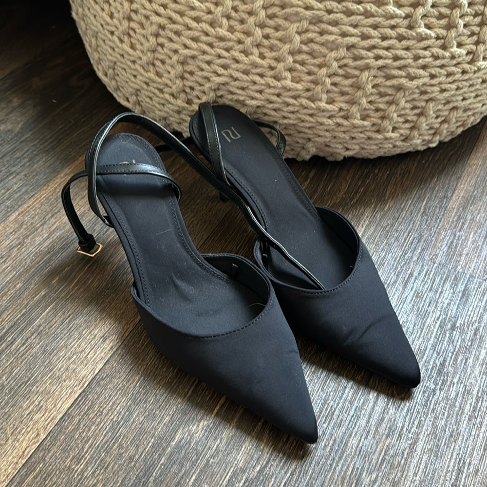 RIVER ISLAND POINTED KITTEN HEELS